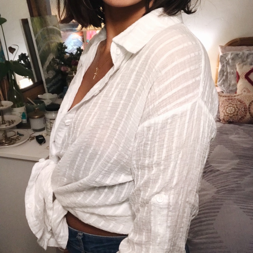 The perfect white button up